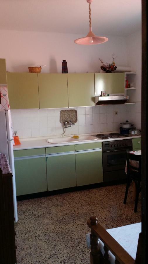 Grigorios Apartments Vrasná Екстериор снимка