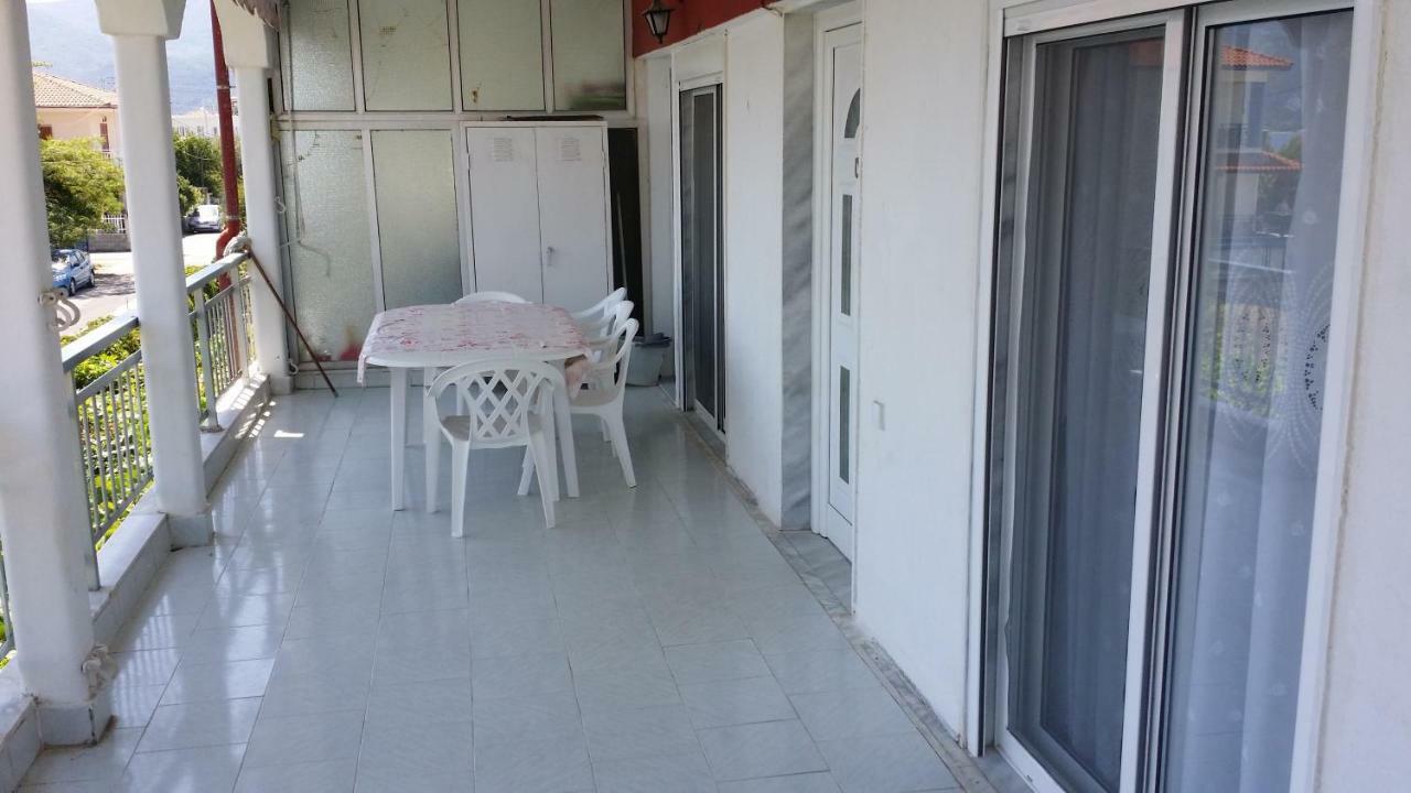 Grigorios Apartments Vrasná Екстериор снимка