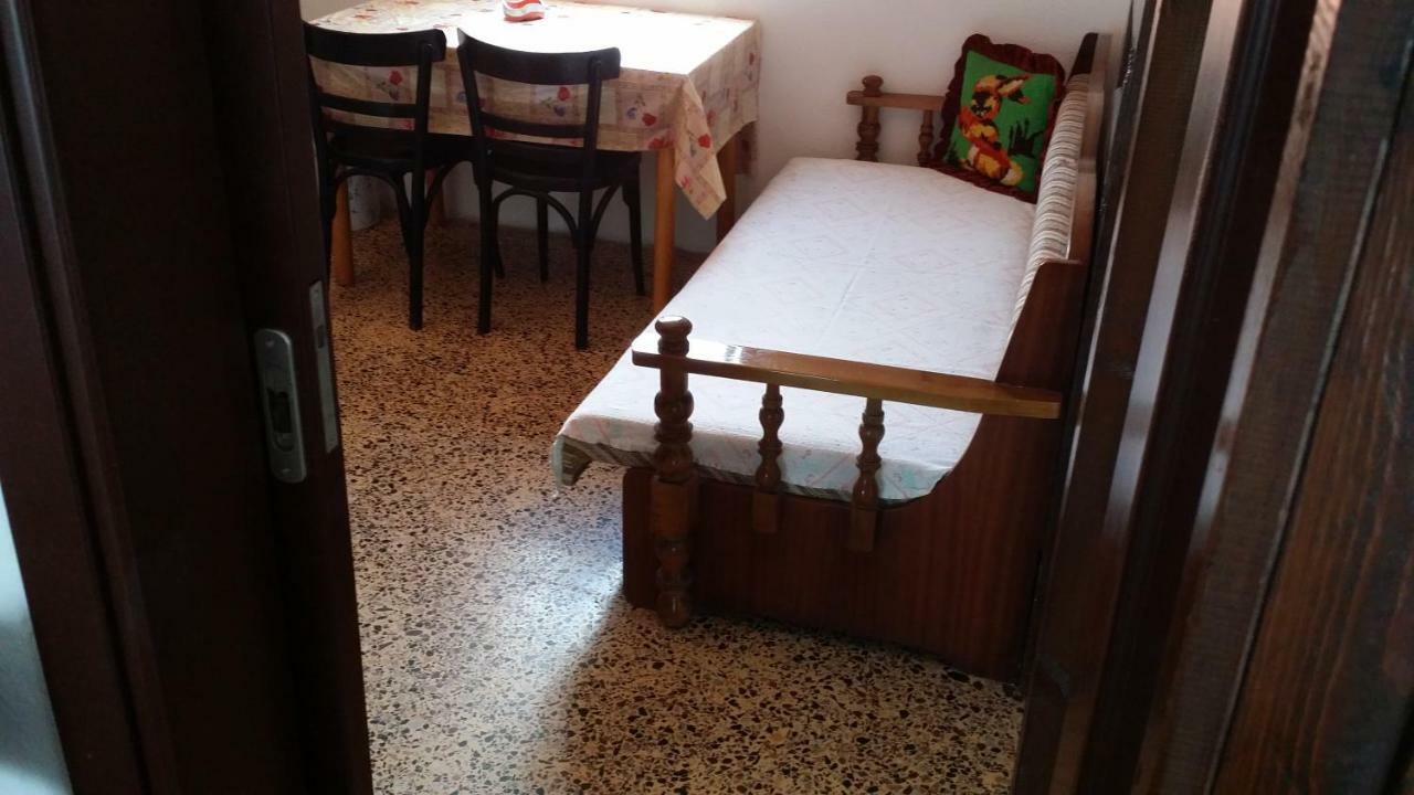 Grigorios Apartments Vrasná Екстериор снимка