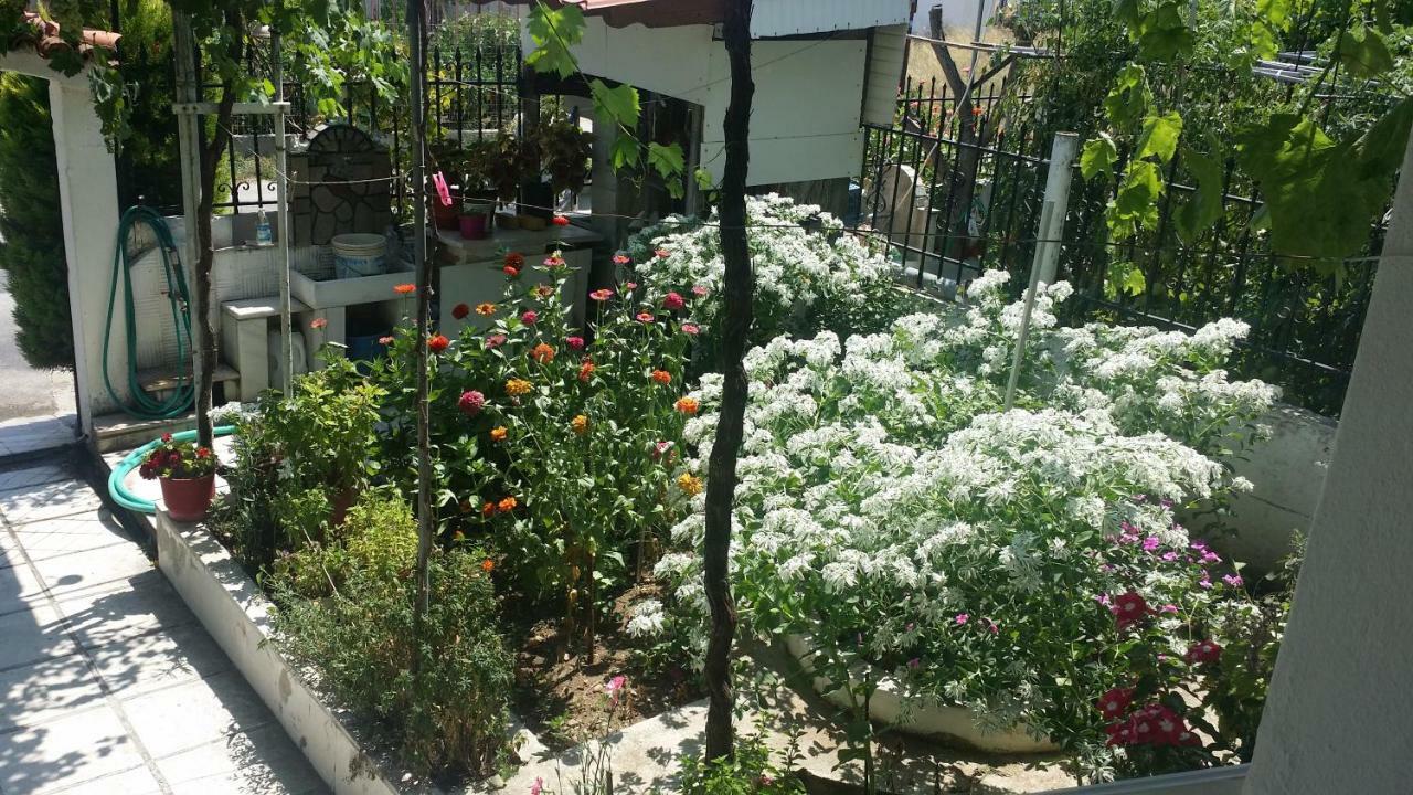 Grigorios Apartments Vrasná Екстериор снимка