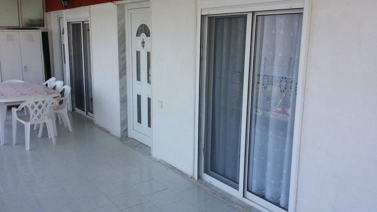 Grigorios Apartments Vrasná Екстериор снимка