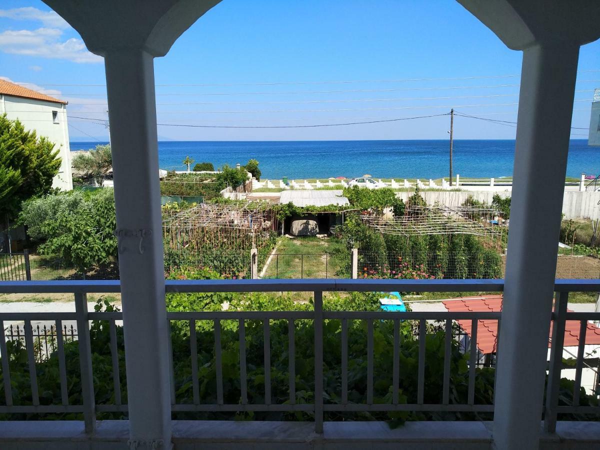 Grigorios Apartments Vrasná Екстериор снимка
