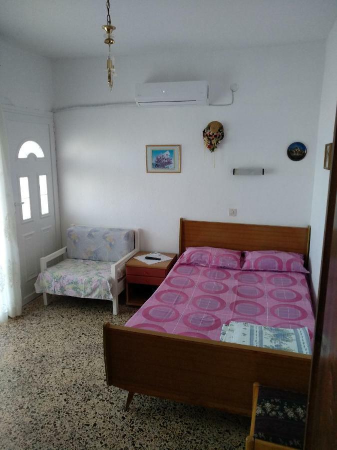 Grigorios Apartments Vrasná Екстериор снимка